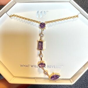 Neckline approved necklace-gold